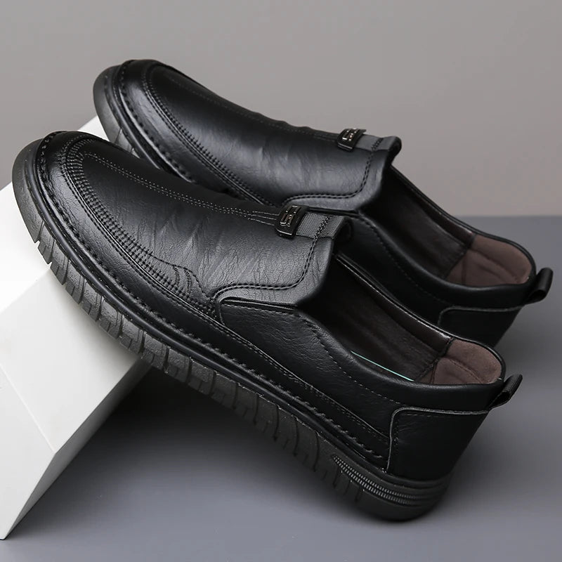 Elegantes zapatos de piel sin cordones