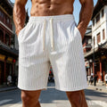 Pantalones cortos a rayas elegantes